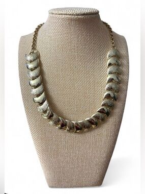 Vintage Unsigned Lisner Crescent Necklace Mid Century Textured Collar